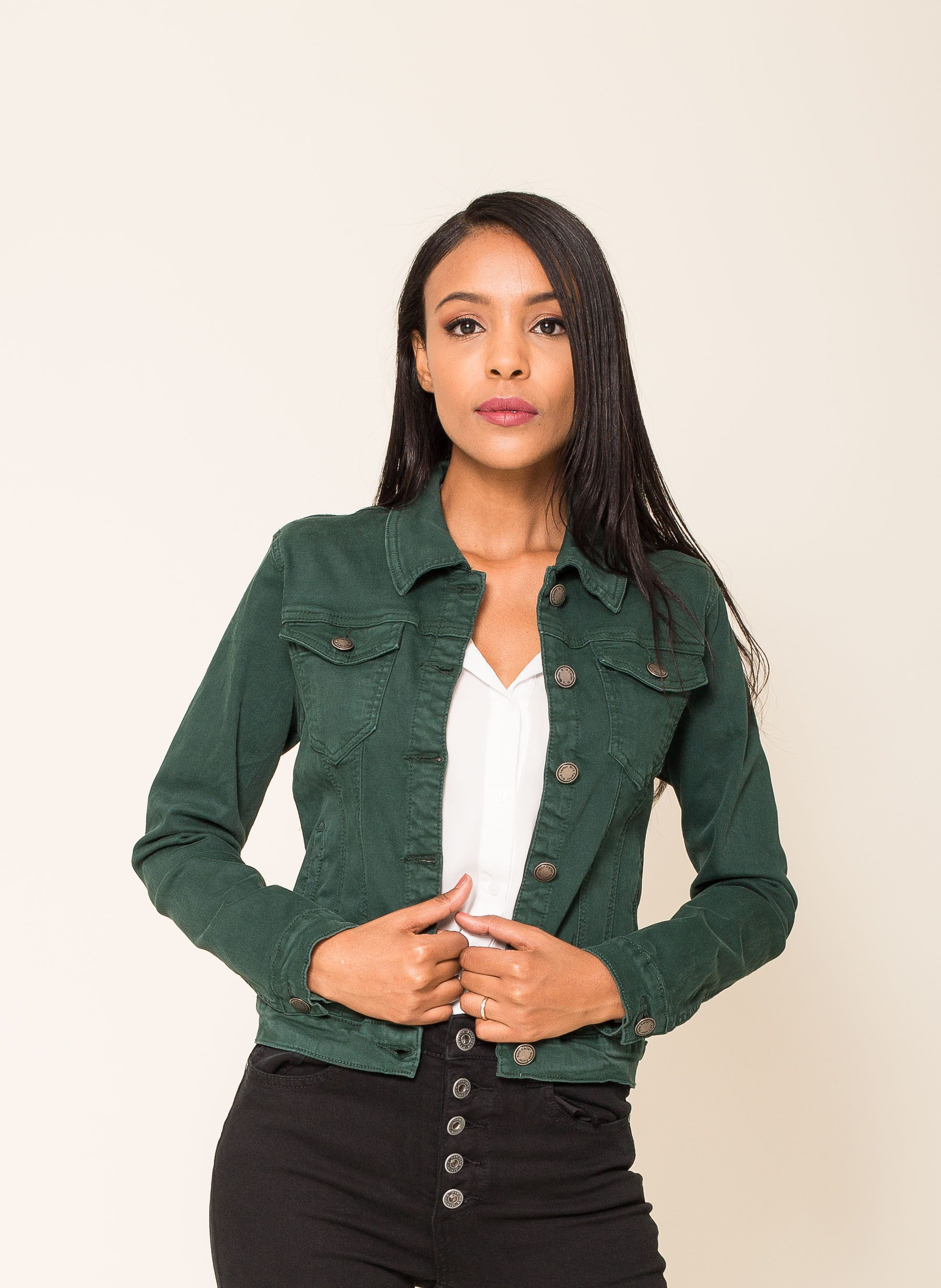 VESTE EN JEAN DE COULEUR VERT SAPIN